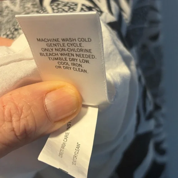 Banana Republic size 12 navy/white leaf print floral skirt. Like new. - Picture 6 of 7